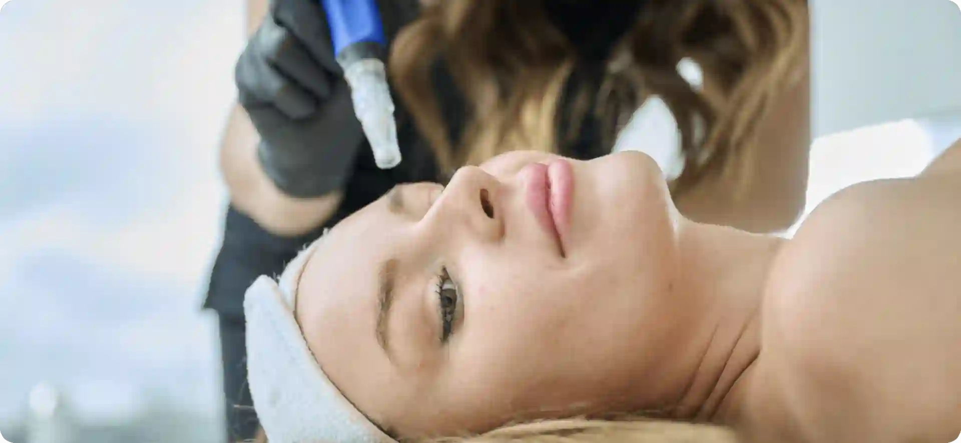 How Do Microneedles Trigger New Collagen and Elastin in Loose Skin Sidcup?